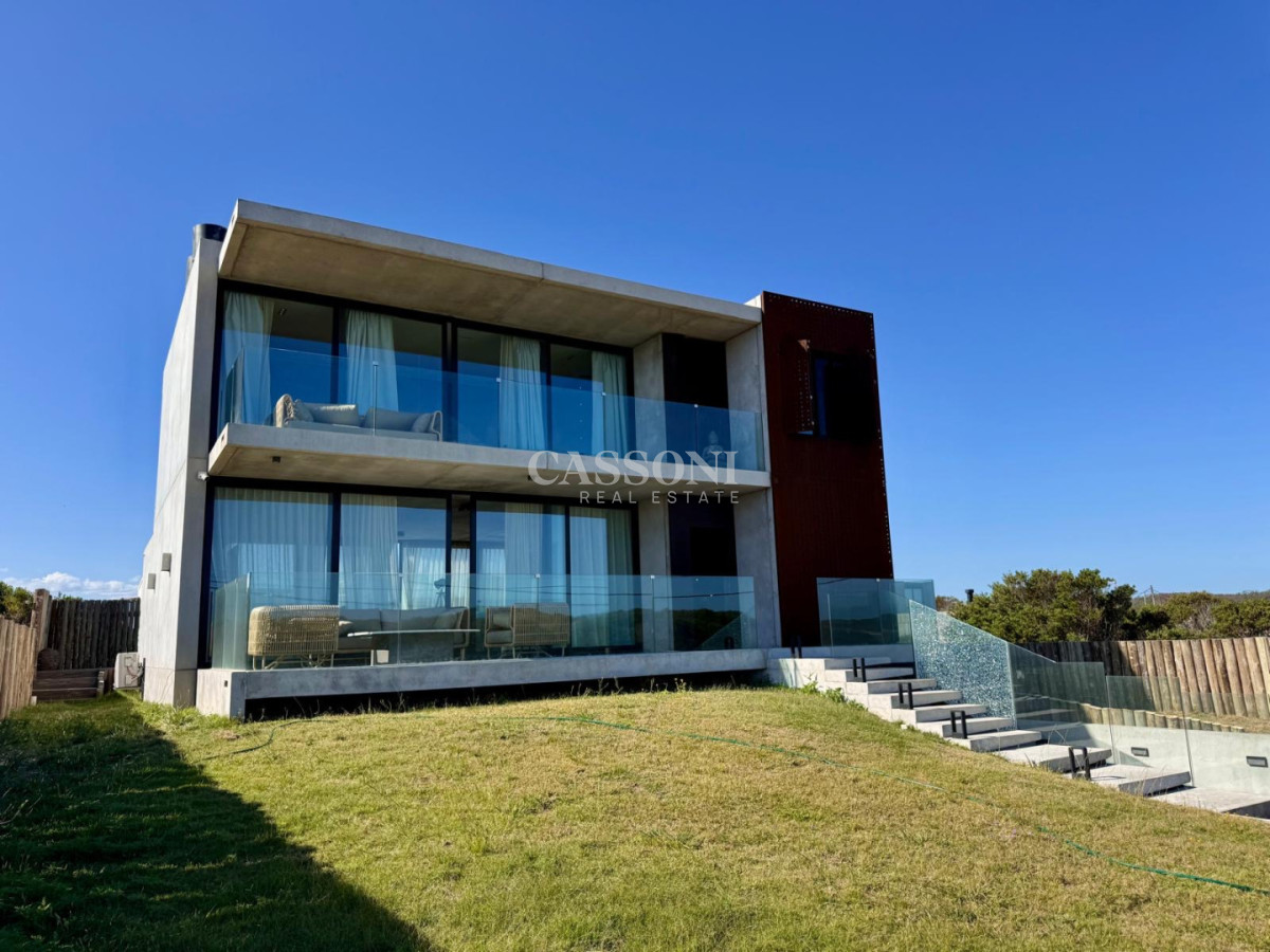 Casa a estrenar primera linea en La Juanita - Imagen 1