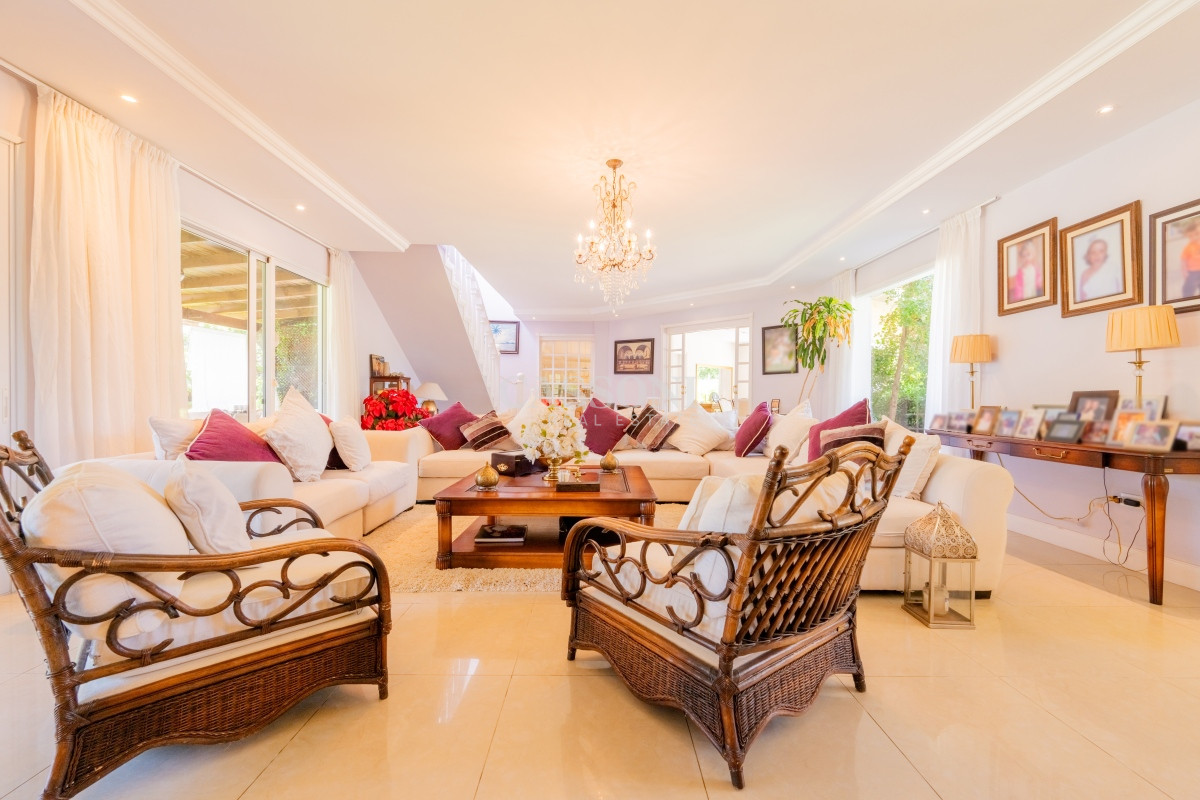 Venta, Espectacular Residencia en Barrio Privado, La Arbolada - Imagen 4