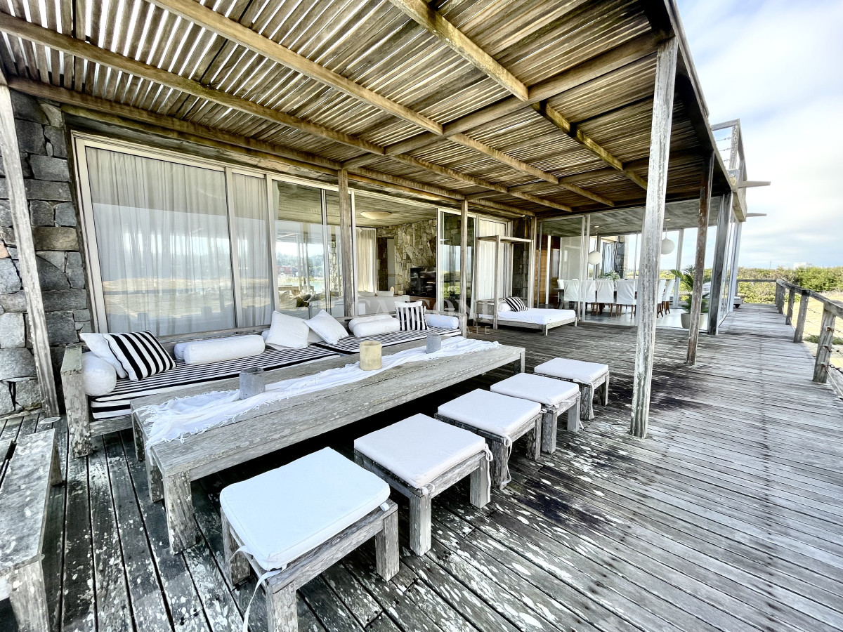 Casa única sobre el mar jose ignacio - Imagen 17