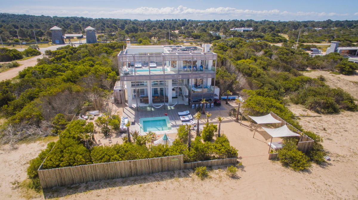 Una joya arquitectónica sobre el mar.