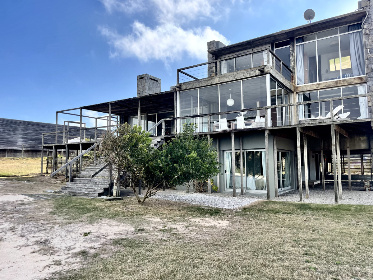 Casa única sobre el mar jose ignacio