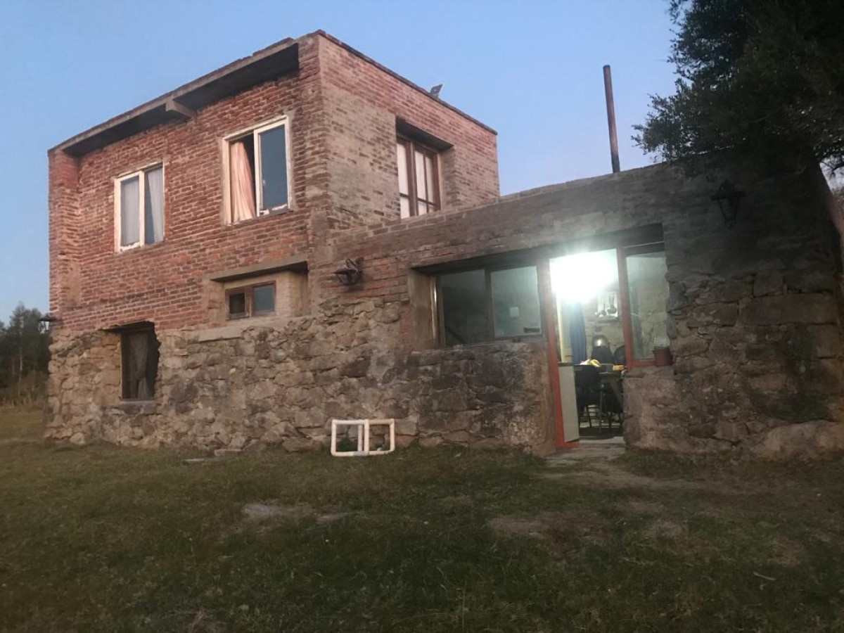 MUY LINDO CAMPO EN GARZÓN CON FINCA  DE 2 DORMITORIOS