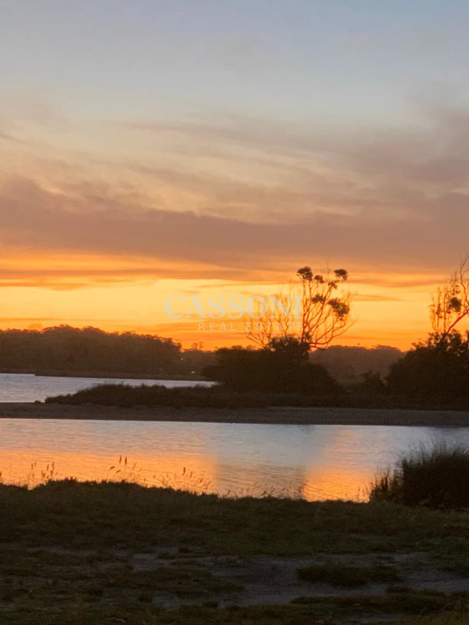 Venta Terreno para Inversión, con proyecto de Complejo Turistico en primera linea al agua - Imagen 7