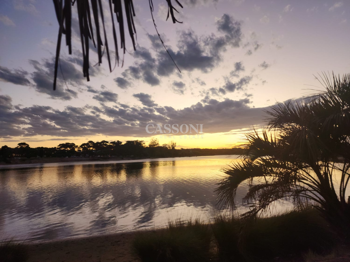 Venta Terreno para Inversión, con proyecto de Complejo Turistico en primera linea al agua - Imagen 2