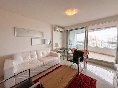 VENTA APARTAMENTO 3 DORMITORIOS 2 BAÑOS PUNTA DEL ESTE A PASOS DE LA BRAVA TODOS LOS SERVICIOS