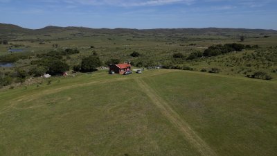 Venta de Chacra de 16 hectáreas en Zona Rural con casa de 1 Dormitorios 1 Baños 