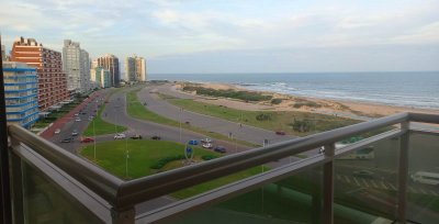 Hermoso apartamento con vista a Playa Brava