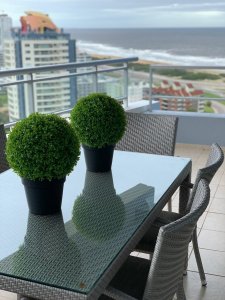 Hermoso Penthouse con vista a Playa Brava