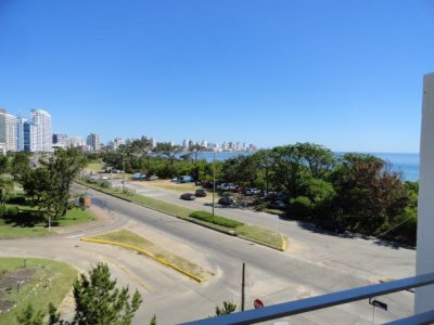 APARTAMENTO EN PRIMERA LINEA CON EXPENSAS BAJAS
