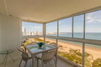 ¡Penthouse en Punta del Este ubicado en el mejor punto de Playa Mansa!