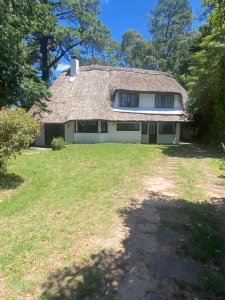 Casa en el corazón del Barrio Pinares