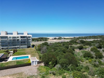 Terreno apto para Edificio Proyecto Pb + 4 pisos