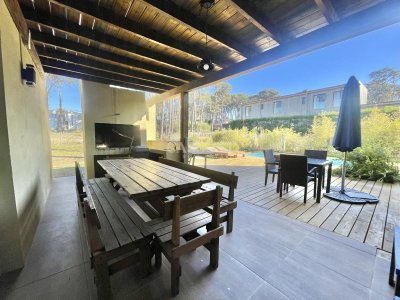 Espectacular casa en Montoya