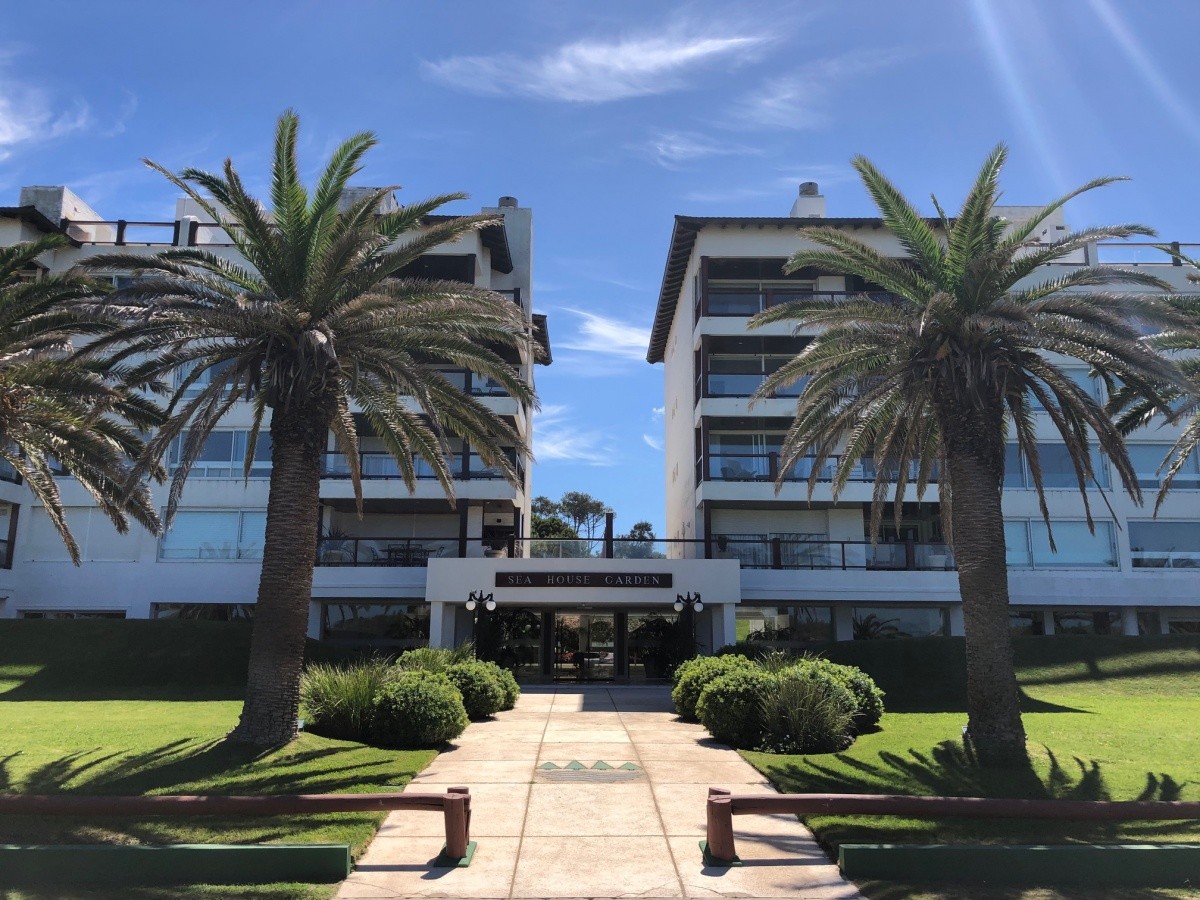 Impecable apartamento en San Rafael, frente a Playa Brava. 4 Suites