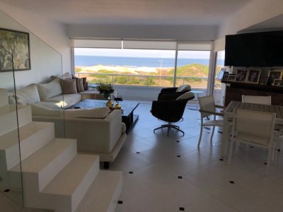 Penthouse dúplex + loft en Rincón del Indio frente a la playa