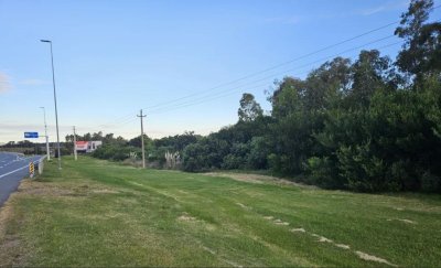 Terreno sobre Ruta Interbalnearia 