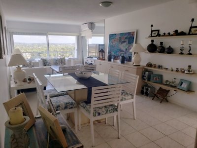 Venta - Permuta - Mansa - Complejo Lincoln Center - 2 dormitorios y dependencia de servicio 3 baños - vista al mar
