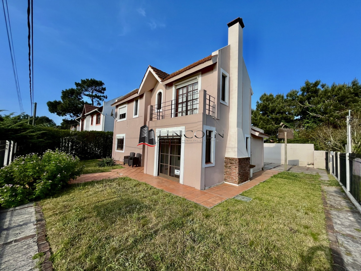venta - casa - 3 dormitorios - 2 baños - punta del este - buena ubicación - lln1283c
