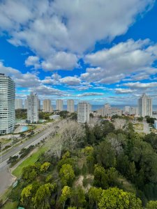 Venta Apartamento 3 dormitorios con vista al Mar, Edificio con todos los servicios