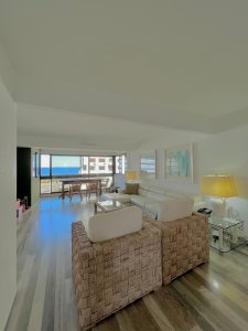 Venta Apartamento 3 dormitorios + dep.servicio con vista al Mar