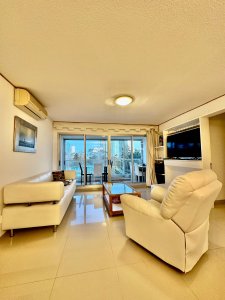 Venta Apartamento 3 dormitorios + dep.servicio en Mansa 