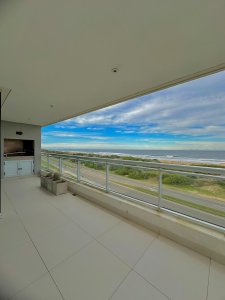 VILLA BRAVA VISTA AL MAR, TERRAZA CON PARRILLERO 4 DORMITORIOS