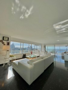 Venta Apartamento 3 dorm. + dependencia con vista al mar