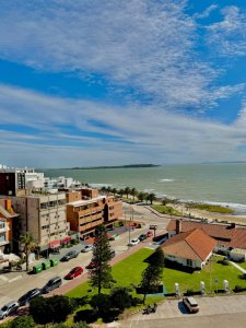 PENINSULA ALQUILER ANUAL 3 Dormitorios + dependencia con vista al Mar; garaje; Gc incluidos!