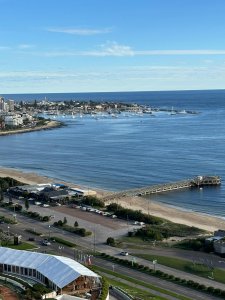 EXCELENTE VISTA AL PUERTO, 3 DORMITORIOS + DEPENDENCIA 