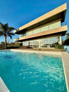 Casa única en Parada 41, Playa Mansa, Punta del Este