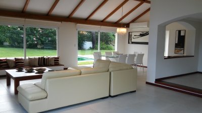 Venta Casa en paradas a 300mt del mar 