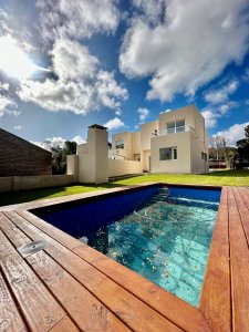 Casa 3 dormitorios a Estrenar Pinares Punta del Este, piscina y parrillero
