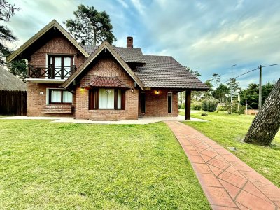 ALQUILER ANUAL | JARDINES DE CÓRDOBA – PUNTA DEL ESTE