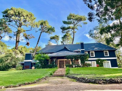 BARRIO PARQUE BURNETT EXCELENTE PROPIEDAD 4.500MT TERRENO