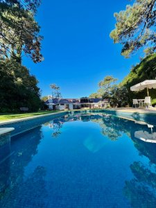 Venta Casa 5 dormitorios + dep.servicio, piscina, barbacoa zona Colegios