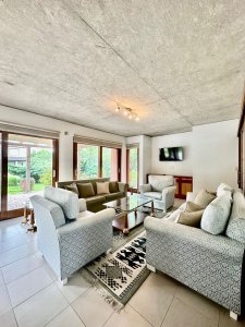 Barrio Privado La Residence Alquiler Anual 4 dormitorios + dependencia, parrillero, piscina