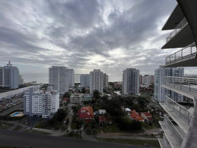 Apto Piso alto Alexander Boulevard Alquiler temporal 