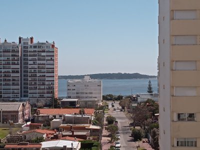 Venta Apartamento de 2 dormitorios en Parada 2 de Playa Brava con Vista al mar