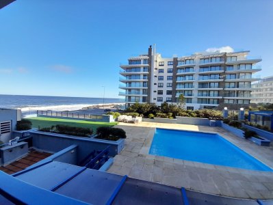 Venta Apartamento de 3 dormitorios en Playa Brava, Primera linea del mar con amenities