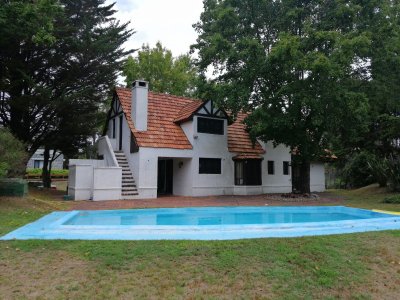 Venta Casa de epoca, 3 dormitorios en el Golf, Punta del Este