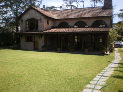 Espectacular casa en Pinares, punta del este