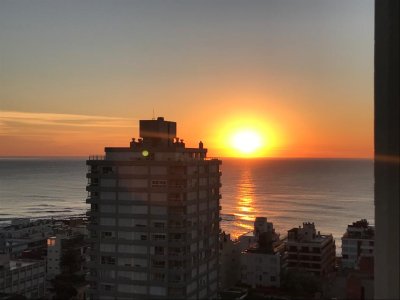 Venta de Apartamento de 138 m2 con 4 Dormitorios con Vista al Mar de la Península de Punta del Este