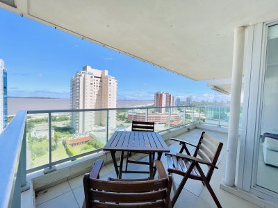 Venta de Apartamento de 2 Dormitorios con Vista al Mar y Parrillero en Playa Mansa