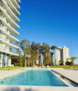 Alquiler de Apartamento piscina gimnasio playroom solarium barbacoa y mucho más