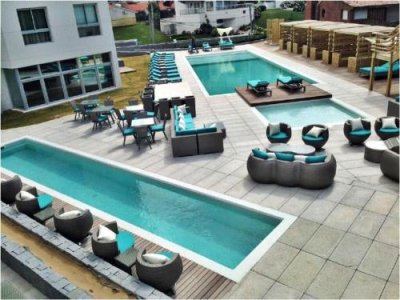 Venta de Apartamento de 2 Dormitorios en Playa Brava con Piscinas, Playroom, Juegos Infantiles y más C662