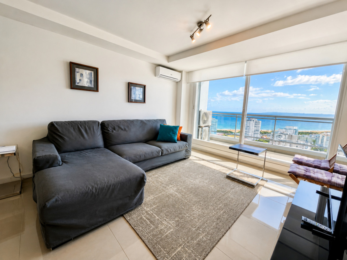Imagen de Moderno Apartamento Penthouse con Parrillero en torre One, Playa Brava Punta del Este