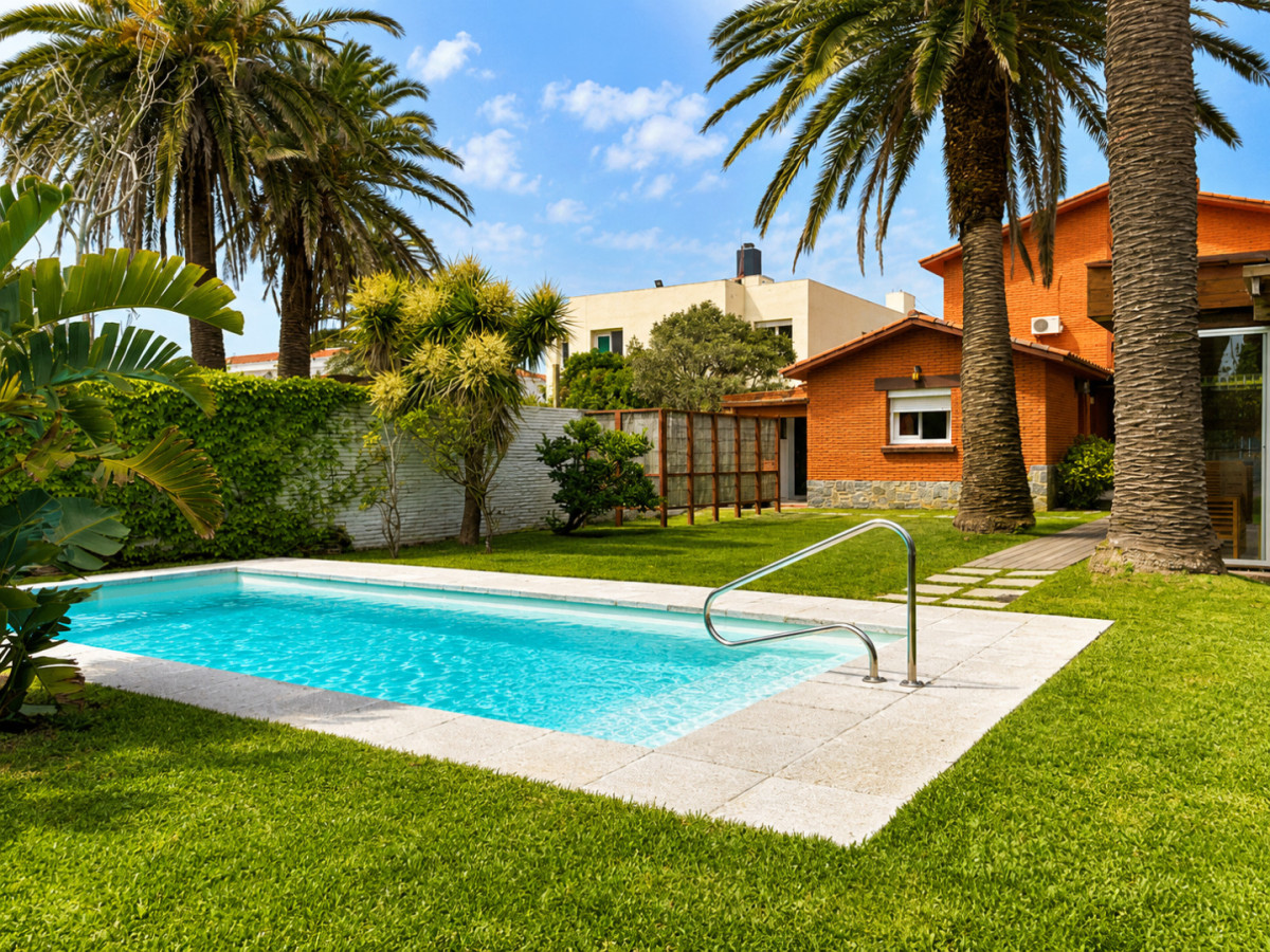 Imagen de Casa en Península, Punta del Este. 6 dormitorios, terreno de 840 m²