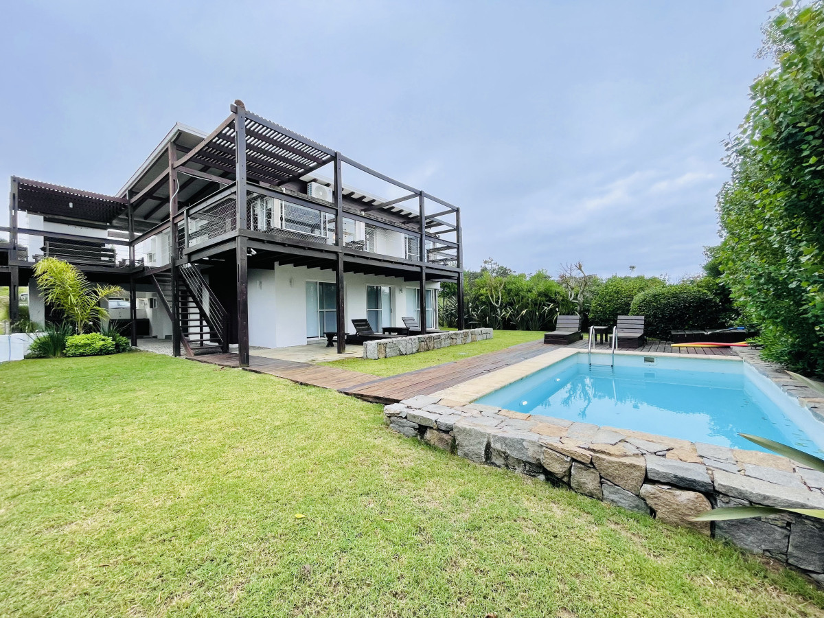 Imagen de Casa en El Chorro, Manantiales. 6 dormitorios, terreno de 620 m²