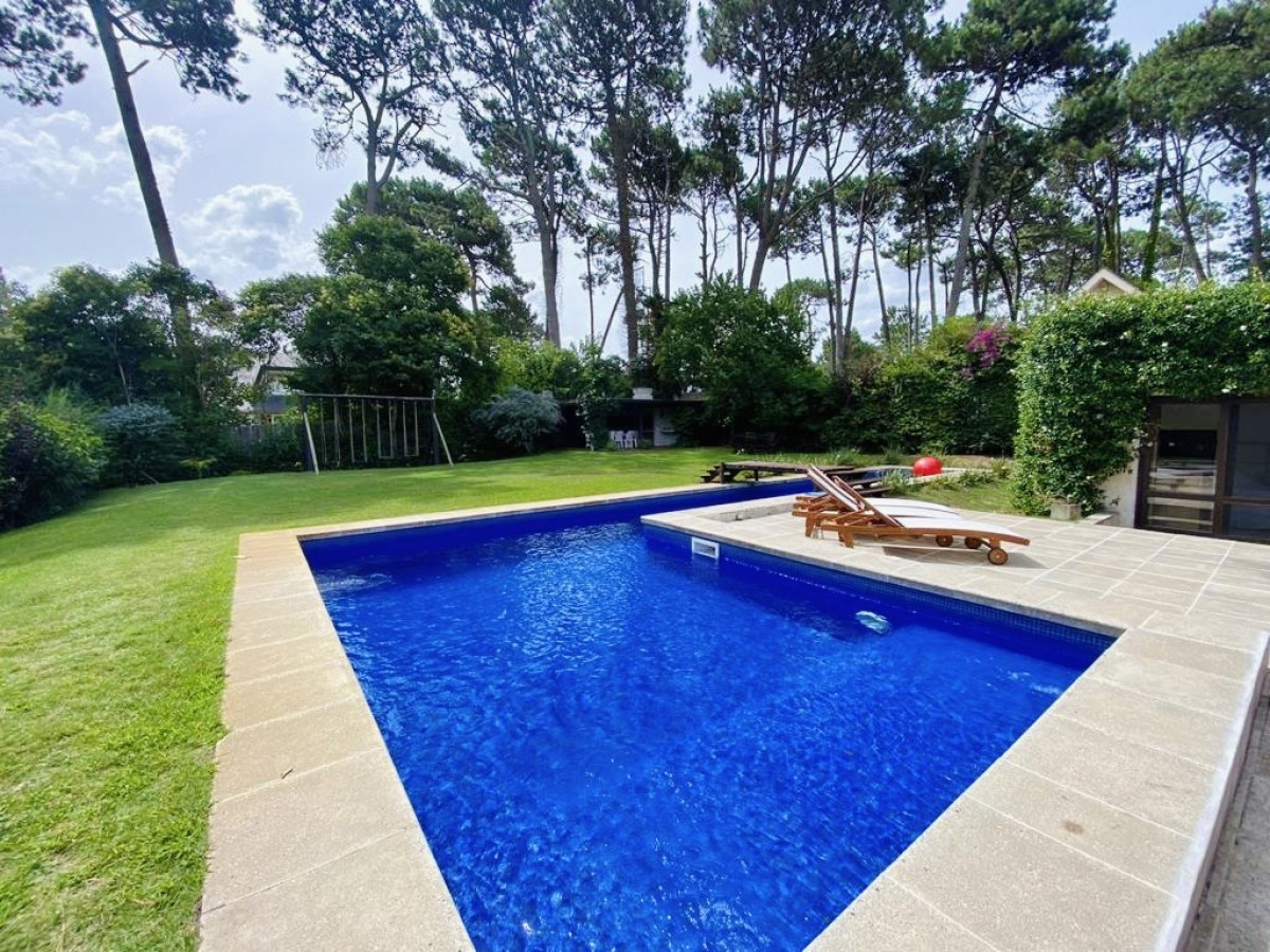 Imagen de Casa en Lugano, Punta del Este. 4 dormitorios, terreno de 1000 m²