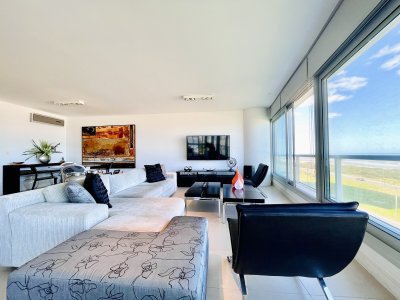 Alquiler temporario de departamento premium de 3 Dormitorios y dependencia de servicio, Playa Brava